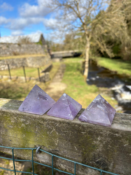 Amethyst Crystal Pyramid 40mm | Purple Quartz Healing Stone | Sacred Geometry Energy Crystal | Meditation Decor
