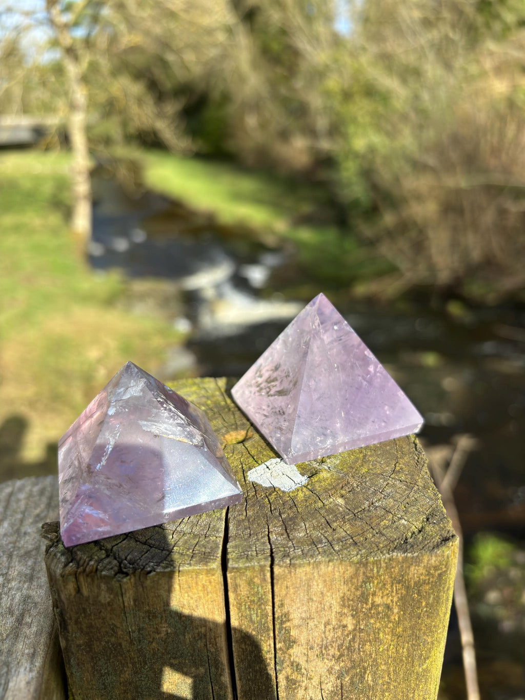 Amethyst Crystal Pyramid 40mm | Purple Quartz Healing Stone | Sacred Geometry Energy Crystal | Meditation Decor