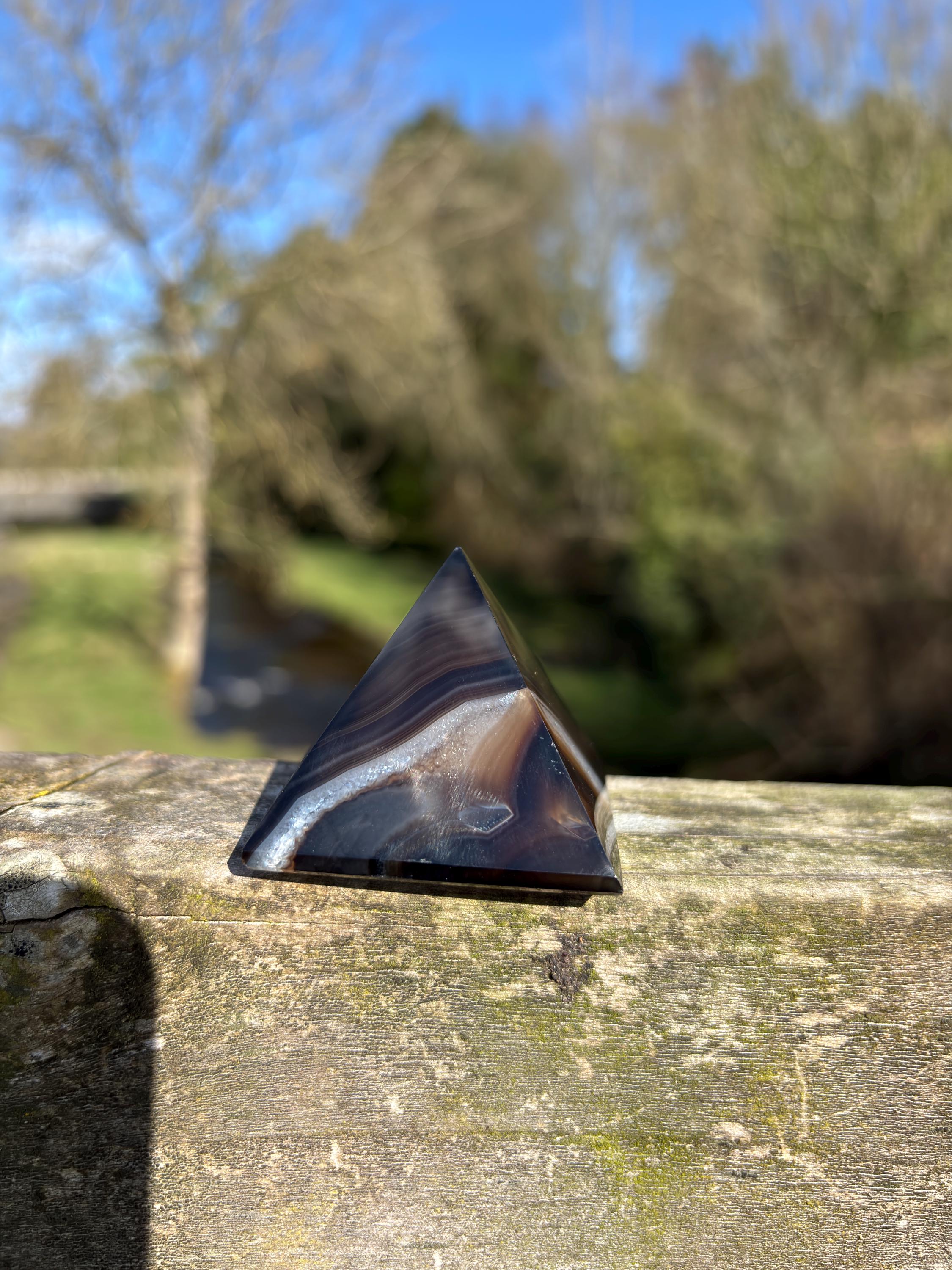 Agate Crystal Pyramid 46mm | Natural Grounding Stone | Sacred Geometry Healing Crystal | Polished Mineral Decor